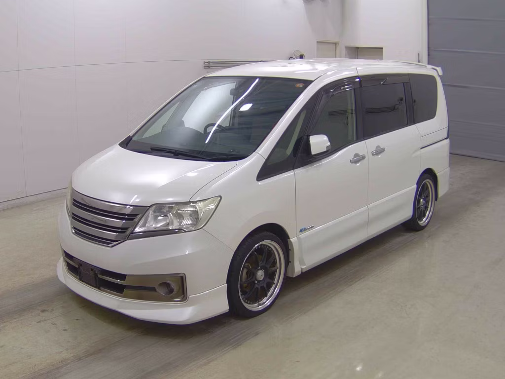 NISSAN SERENA