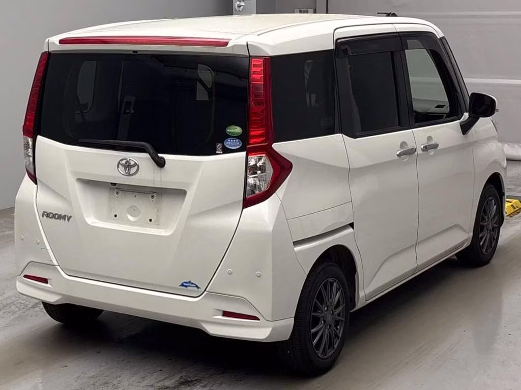TOYOTA ROOMY