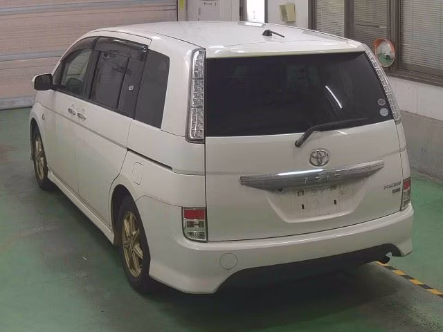 TOYOTA ISIS