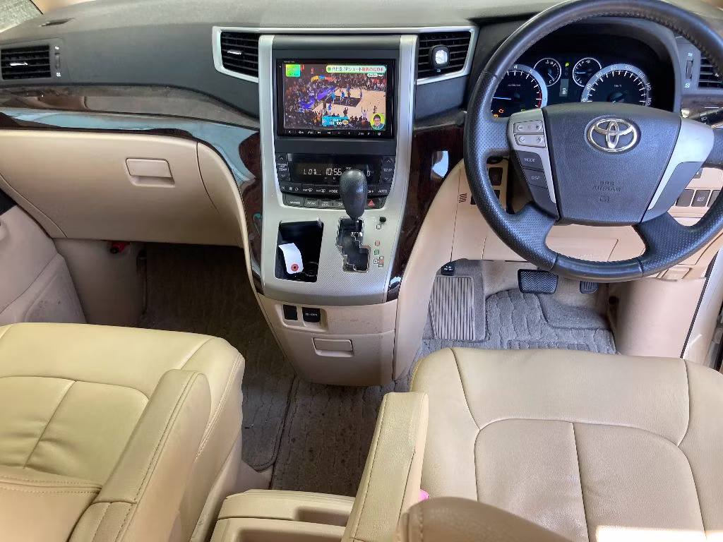 TOYOTA VELLFIRE