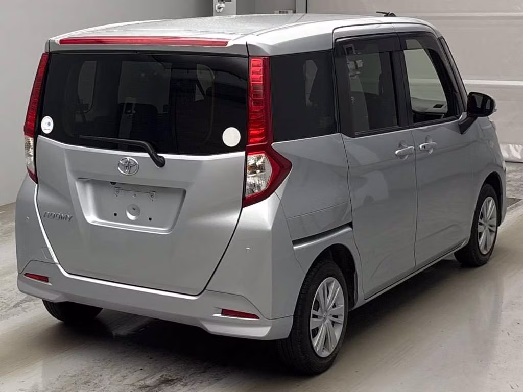 TOYOTA ROOMY