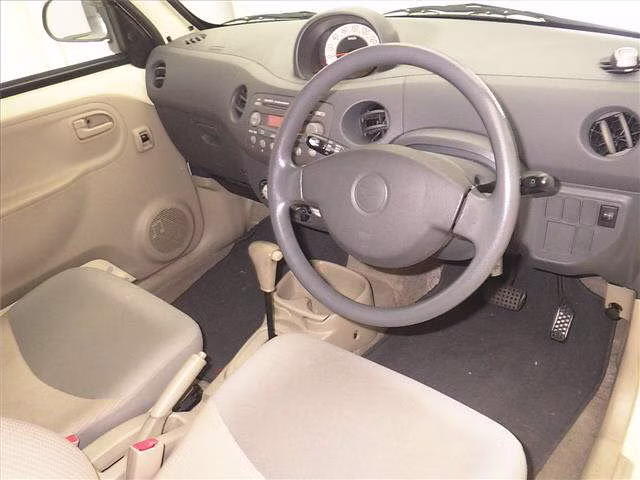 DAIHATSU ESSE
