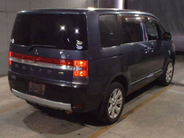 MITSUBISHI DELICA D:5