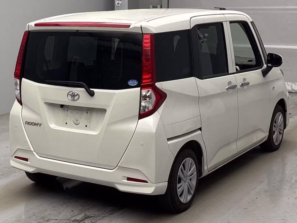 TOYOTA ROOMY