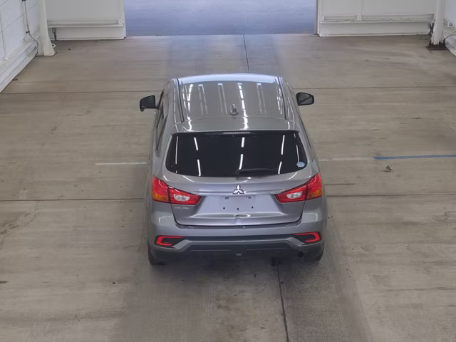MITSUBISHI RVR