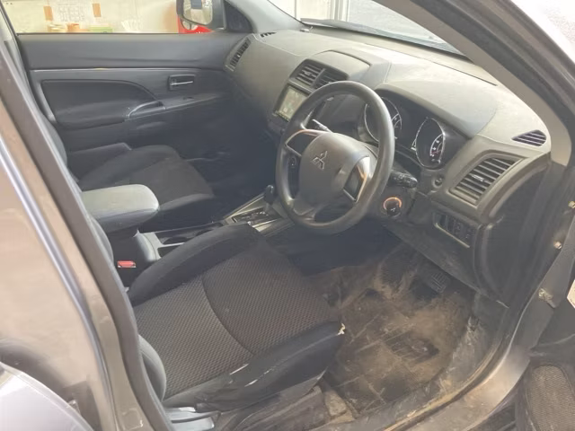MITSUBISHI RVR