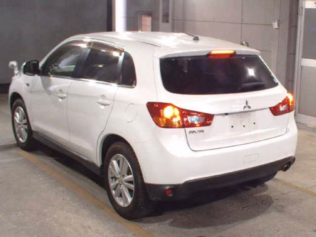MITSUBISHI RVR