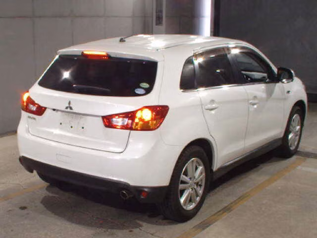 MITSUBISHI RVR