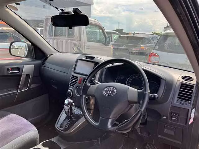TOYOTA RUSH