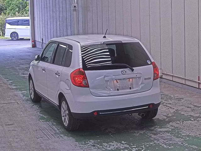 MAZDA VERISA