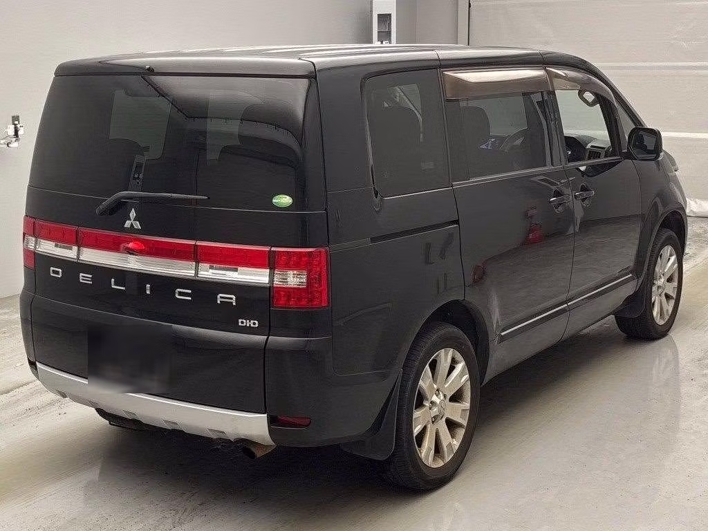 MITSUBISHI DELICA D:5