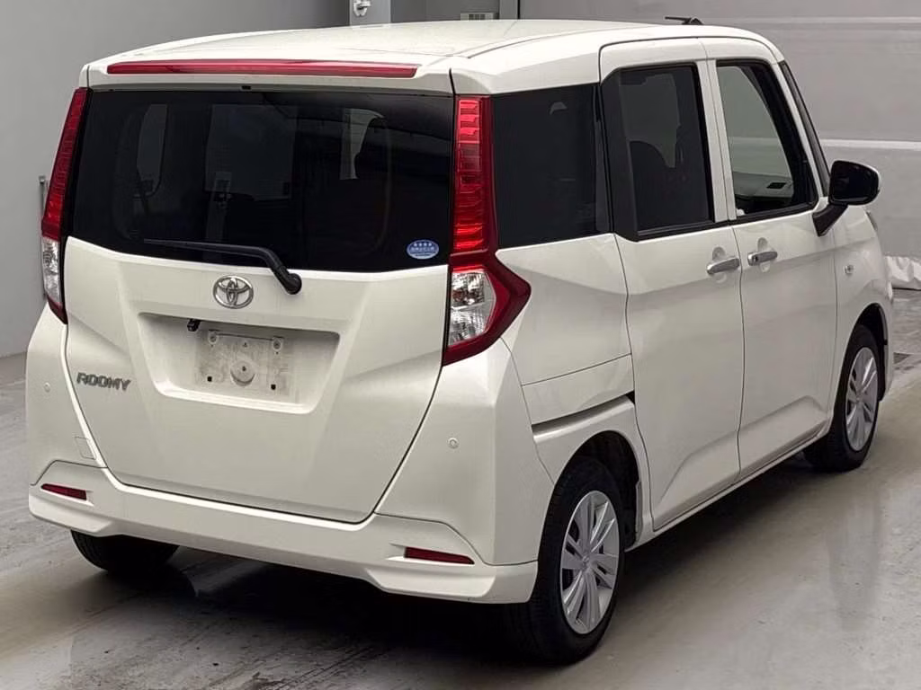 TOYOTA ROOMY