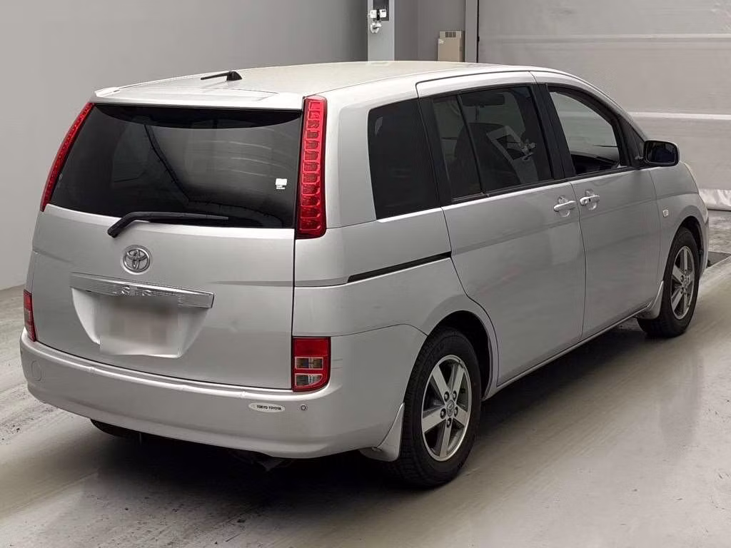 TOYOTA ISIS