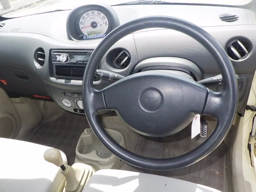 DAIHATSU ESSE