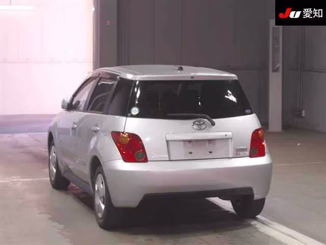 TOYOTA IST