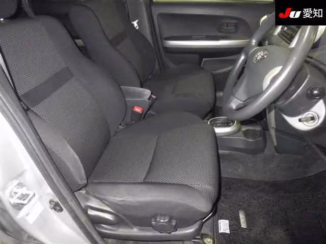 TOYOTA IST