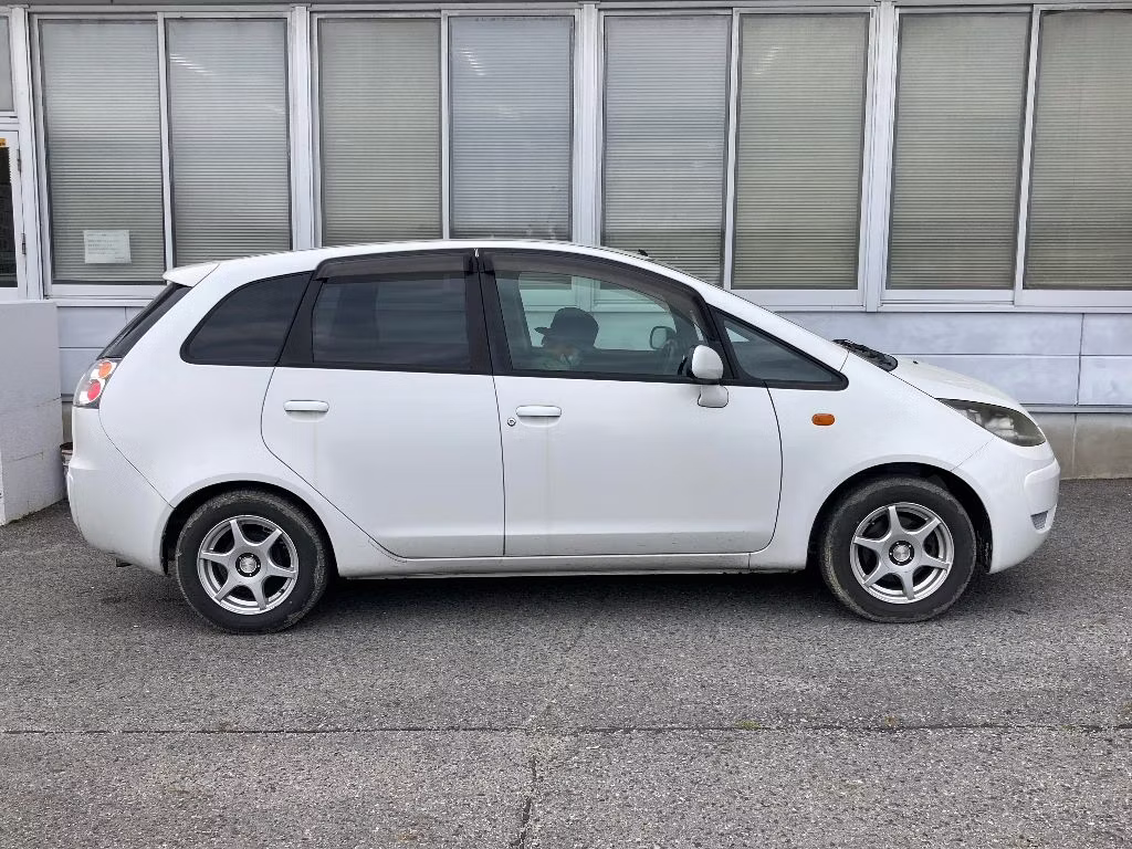MITSUBISHI COLT PLUS