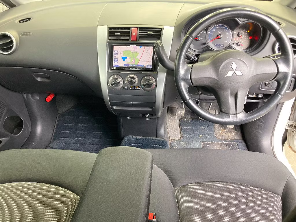 MITSUBISHI COLT PLUS