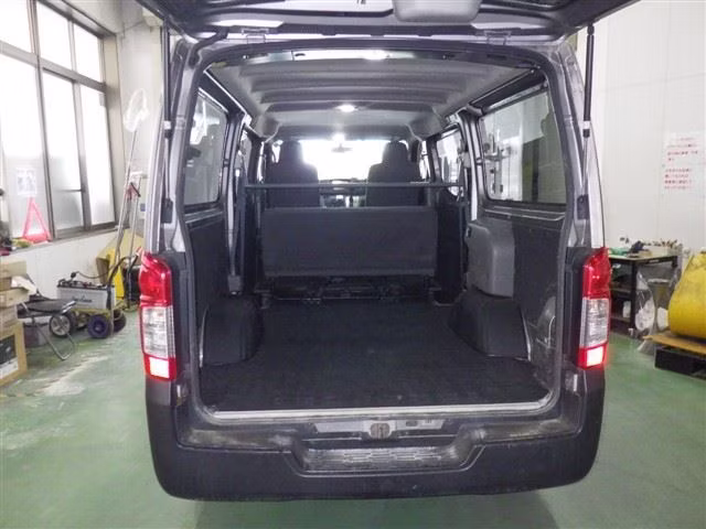 NISSAN NV350 CARAVAN