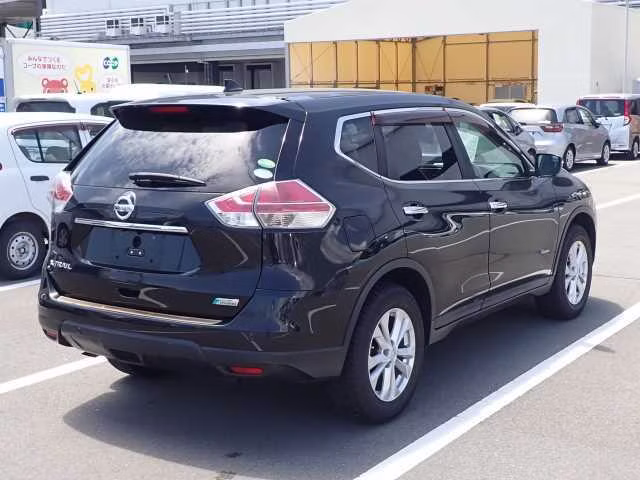 NISSAN X-TRAIL