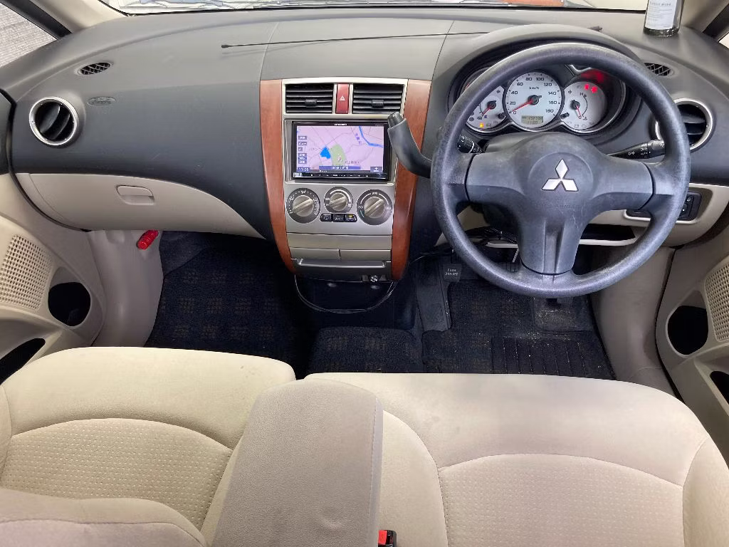 MITSUBISHI COLT