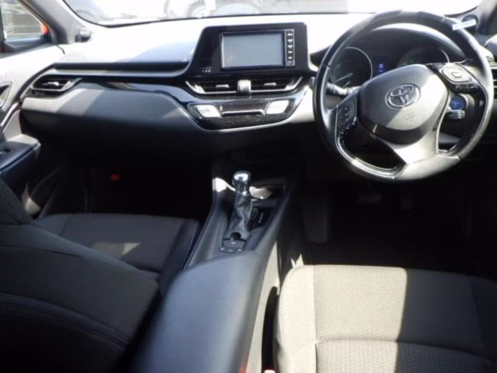 TOYOTA C-HR