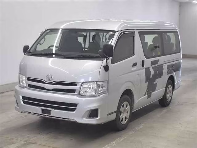 TOYOTA HIACE
