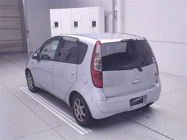 MITSUBISHI COLT
