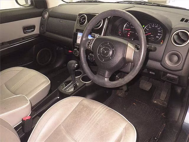 MAZDA VERISA