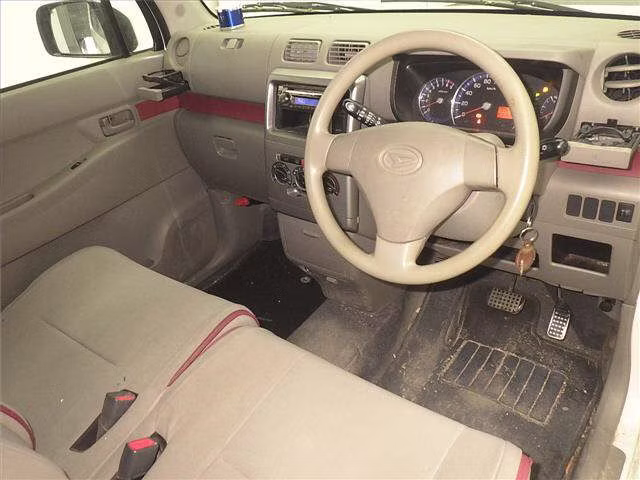 DAIHATSU MOVE CONTE