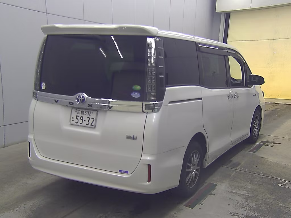 TOYOTA VOXY