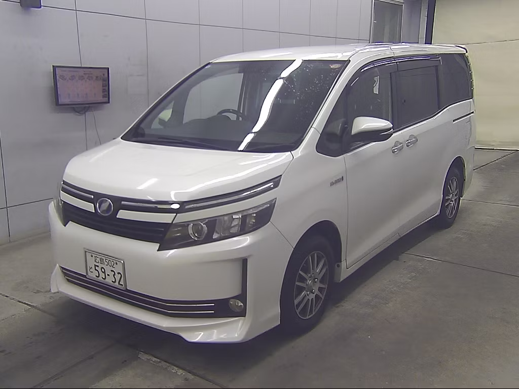 TOYOTA VOXY