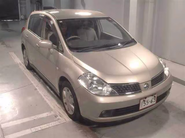 Nissan Tiida