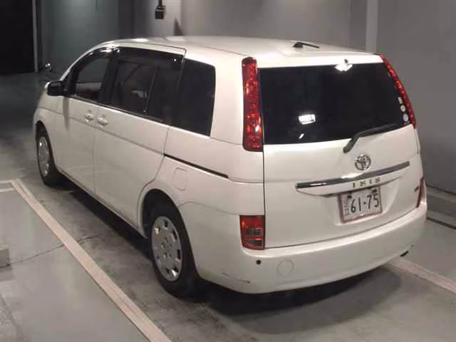 TOYOTA ISIS