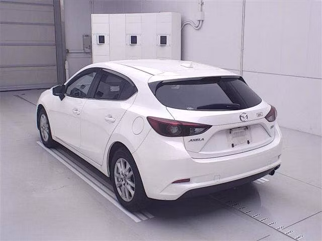 MAZDA AXELA