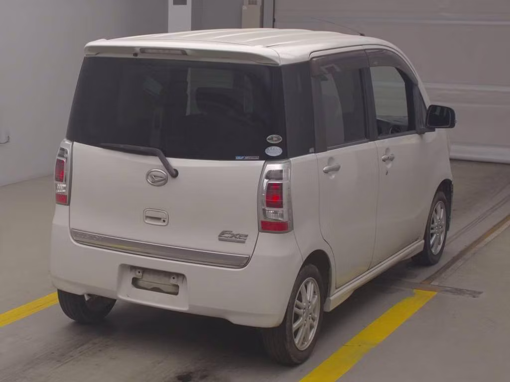 DAIHATSU TANTO EXE