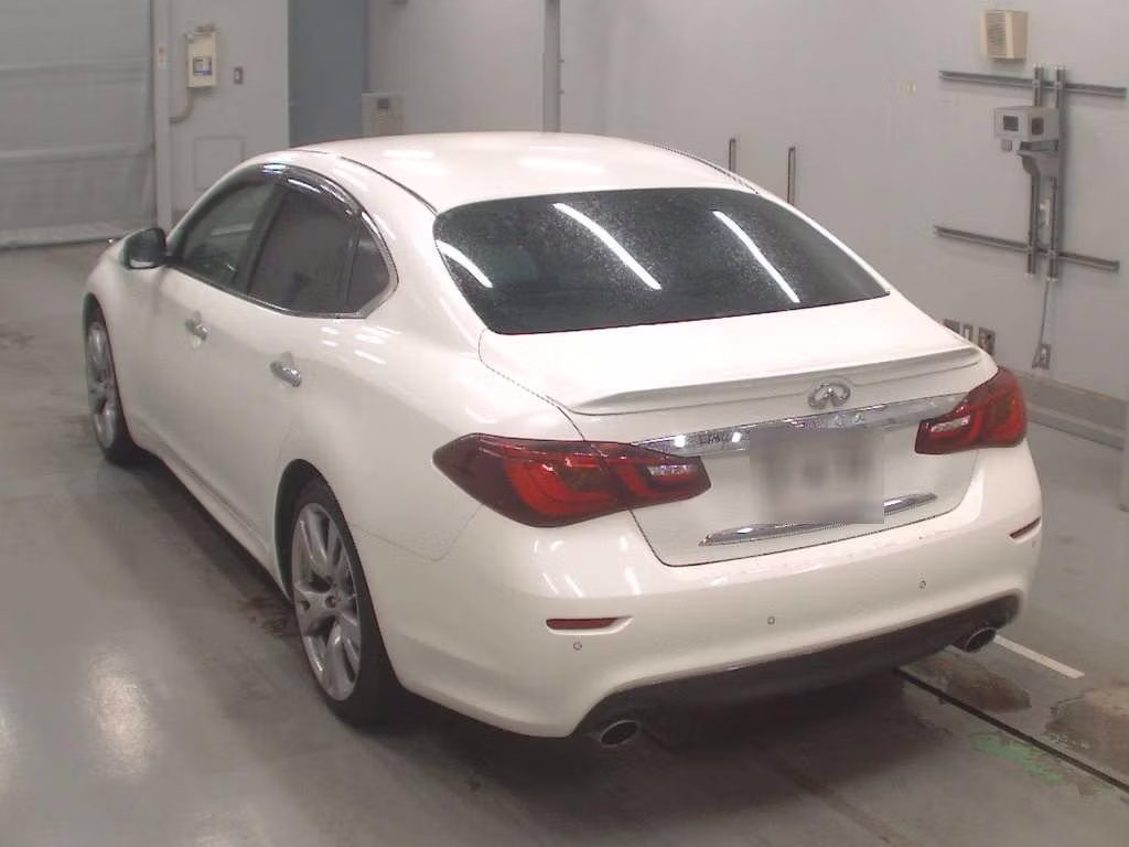 NISSAN FUGA