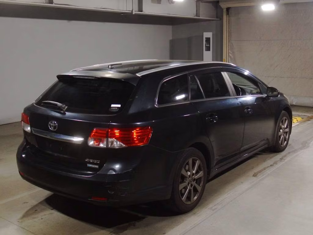 TOYOTA AVENSIS