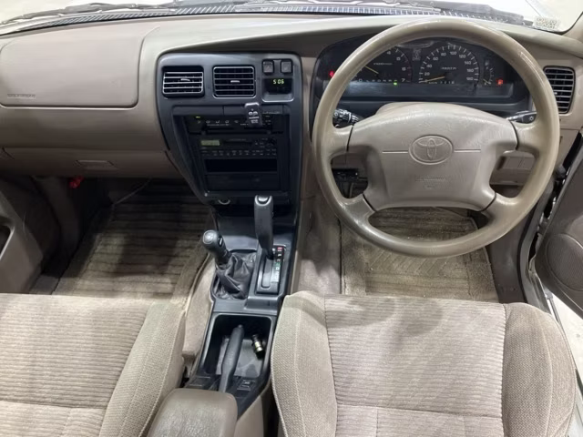 TOYOTA HILUX SURF