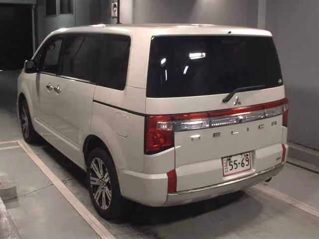 MITSUBISHI DELICA D:5