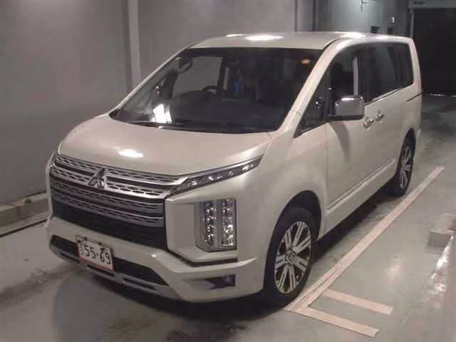MITSUBISHI DELICA D:5