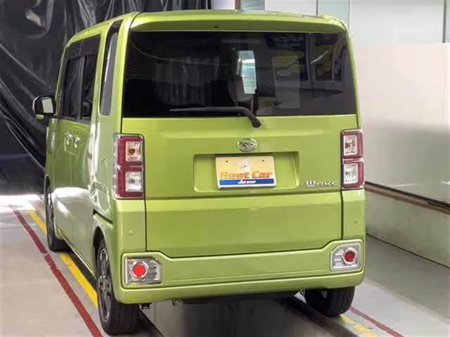 DAIHATSU WAKE
