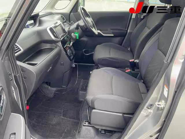 MITSUBISHI DELICA D:2