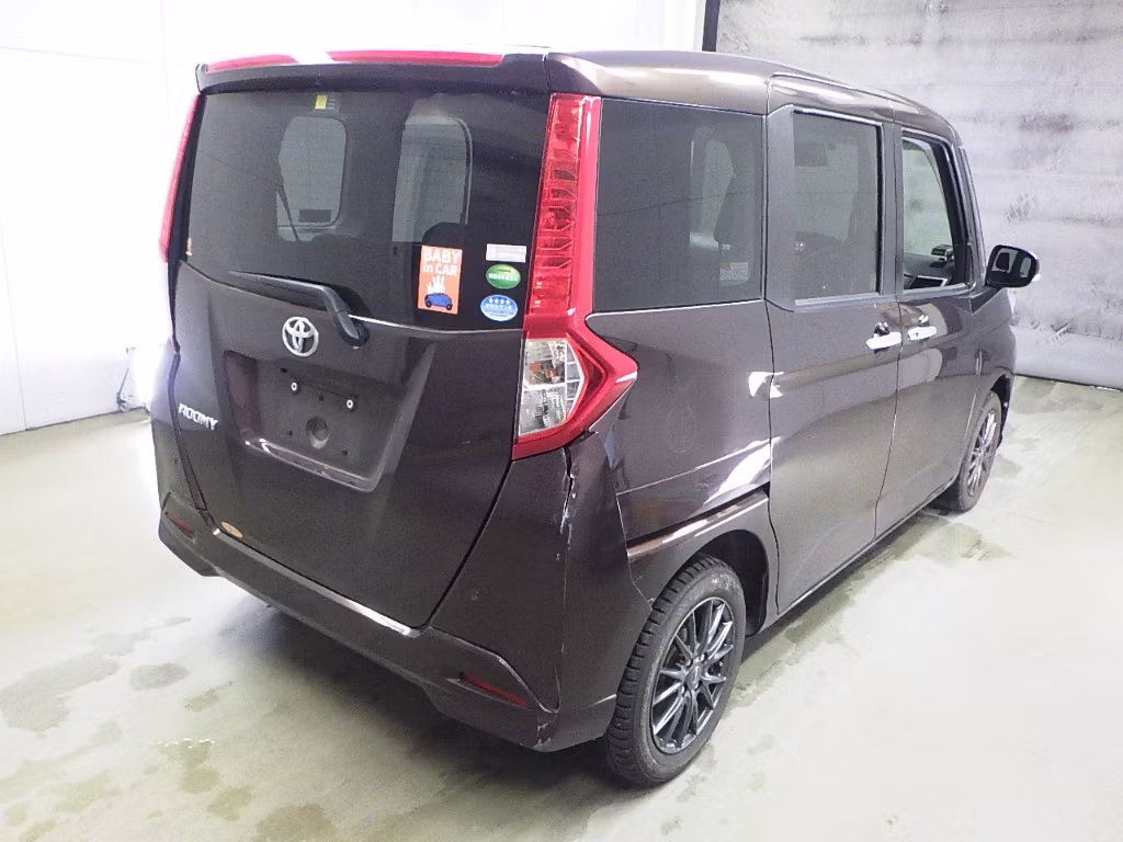 TOYOTA ROOMY