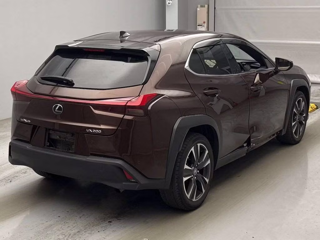 LEXUS UX200