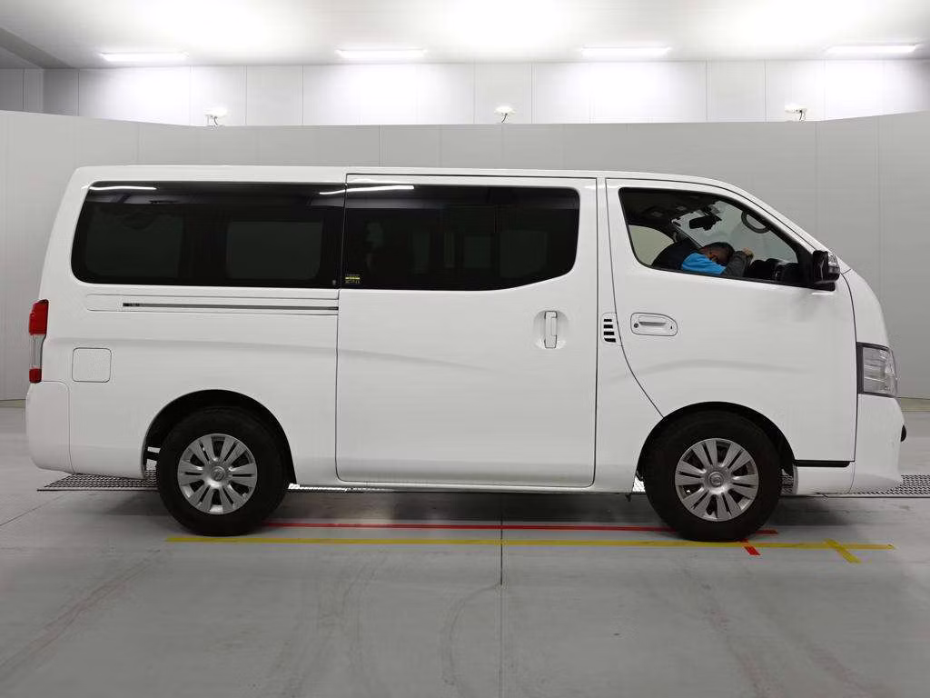 NISSAN NV350 CARAVAN