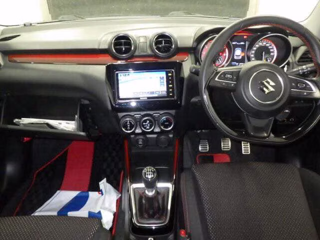 SUZUKI SWIFT
