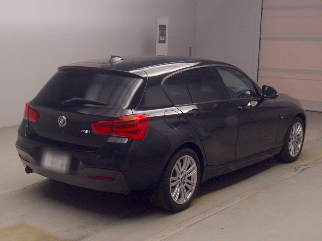 BMW 1-SERIES