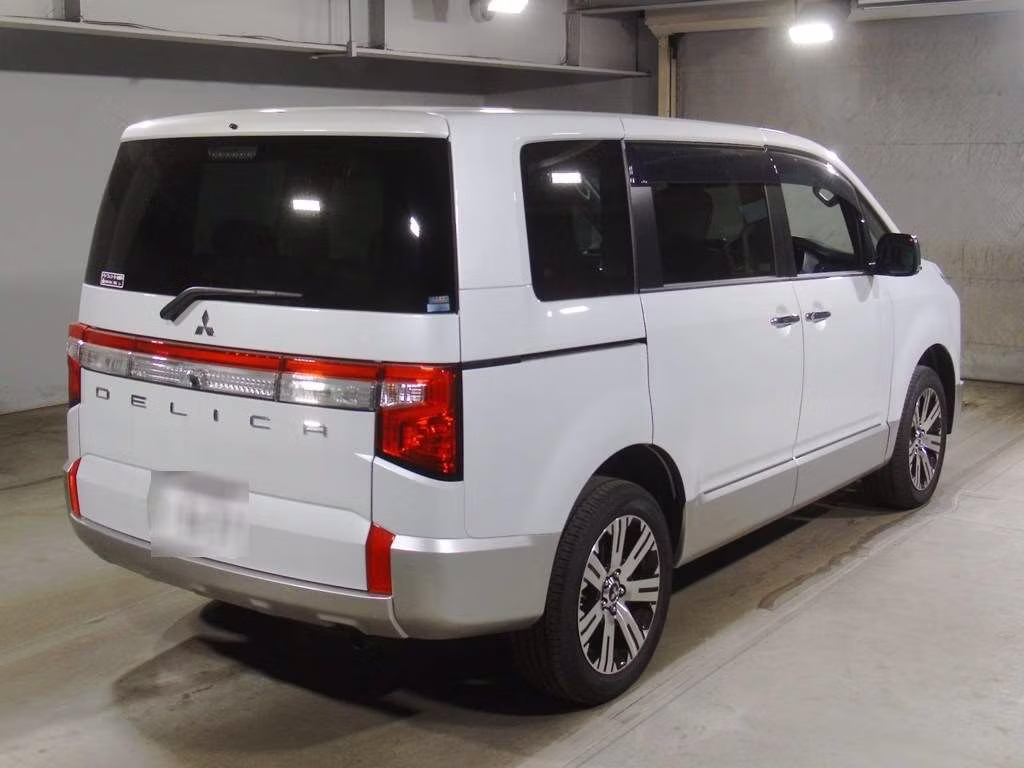 MITSUBISHI DELICA D:5