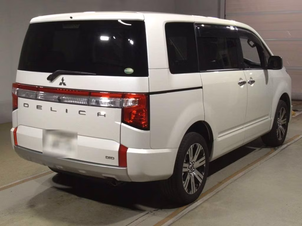 MITSUBISHI DELICA D:5